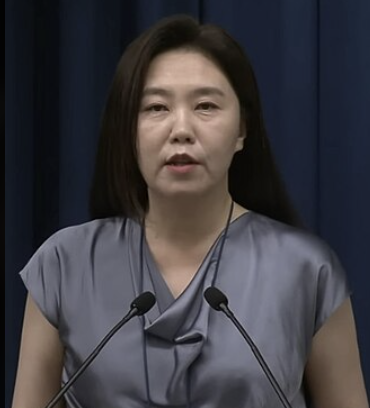 강유정 대변인 브리핑 사진1