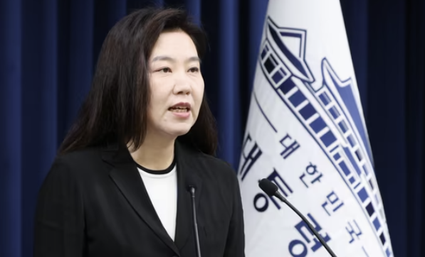 강유정 대변인 사진1