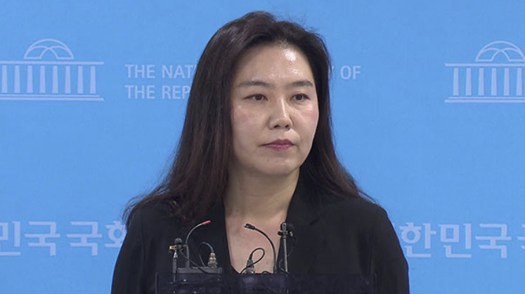 국회의원 시절 강유정 사진3